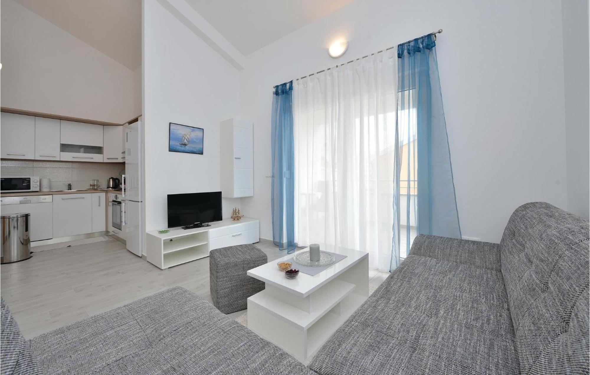 Nice Apartment In Vrsi-Mulo With Wifi 外观 照片