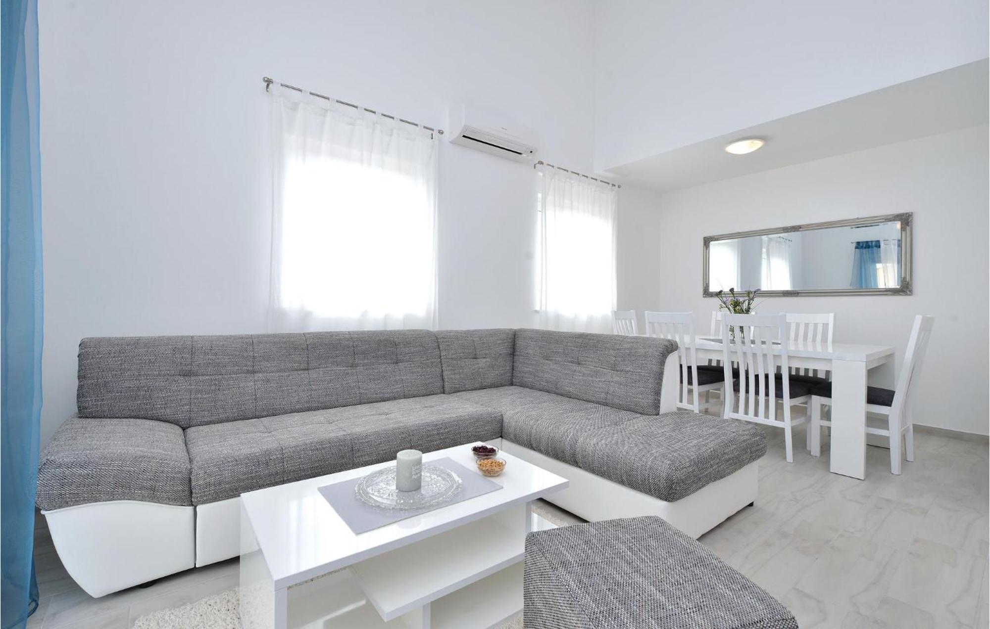 Nice Apartment In Vrsi-Mulo With Wifi 外观 照片