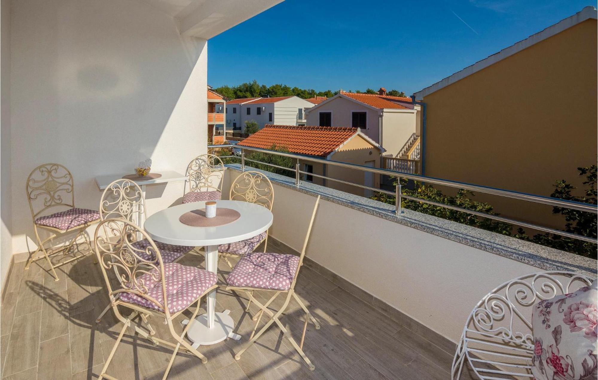 Nice Apartment In Vrsi-Mulo With Wifi 外观 照片
