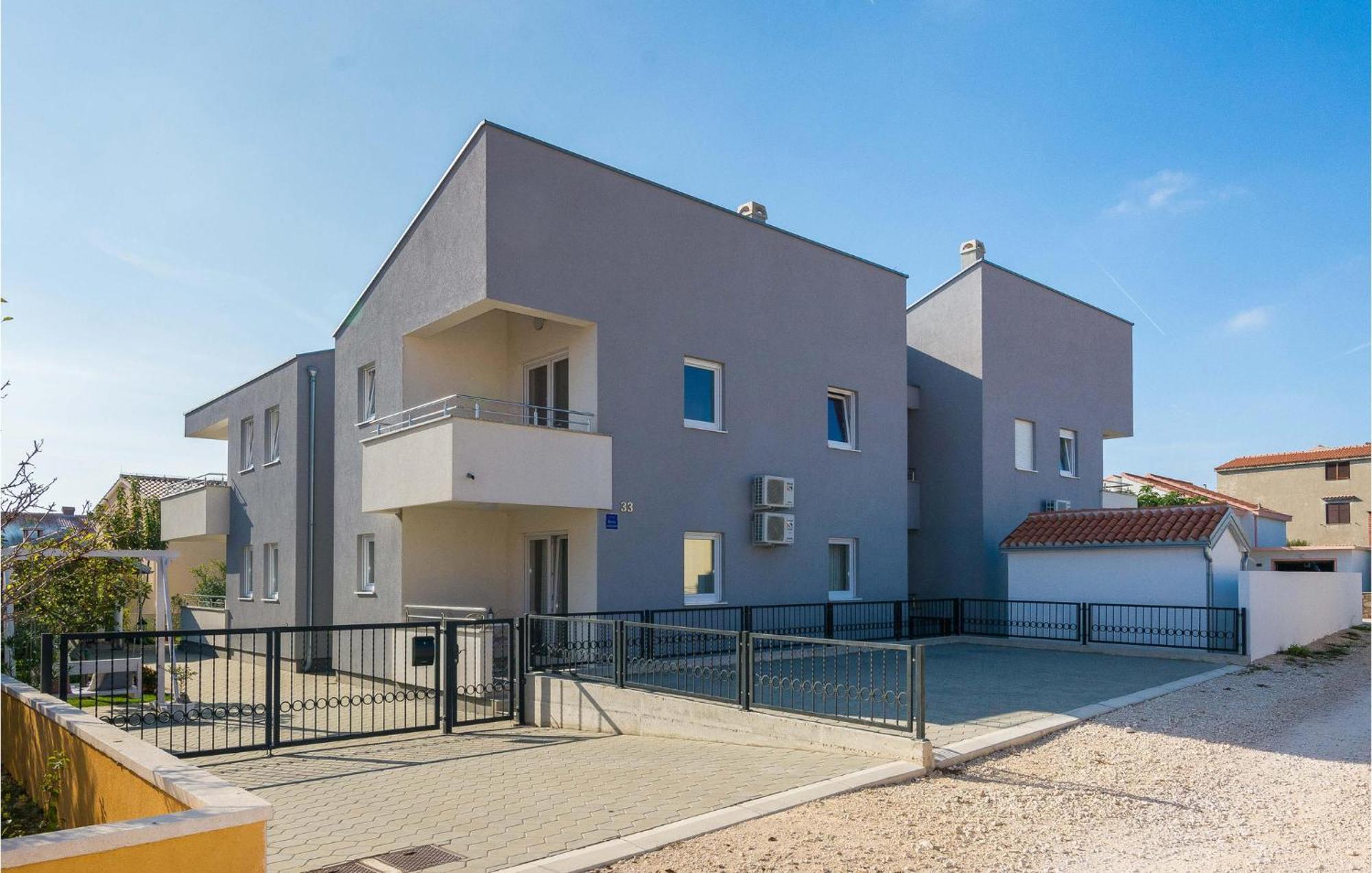Nice Apartment In Vrsi-Mulo With Wifi 外观 照片
