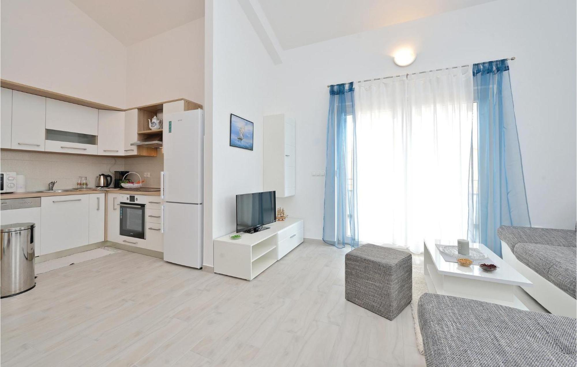 Nice Apartment In Vrsi-Mulo With Wifi 外观 照片