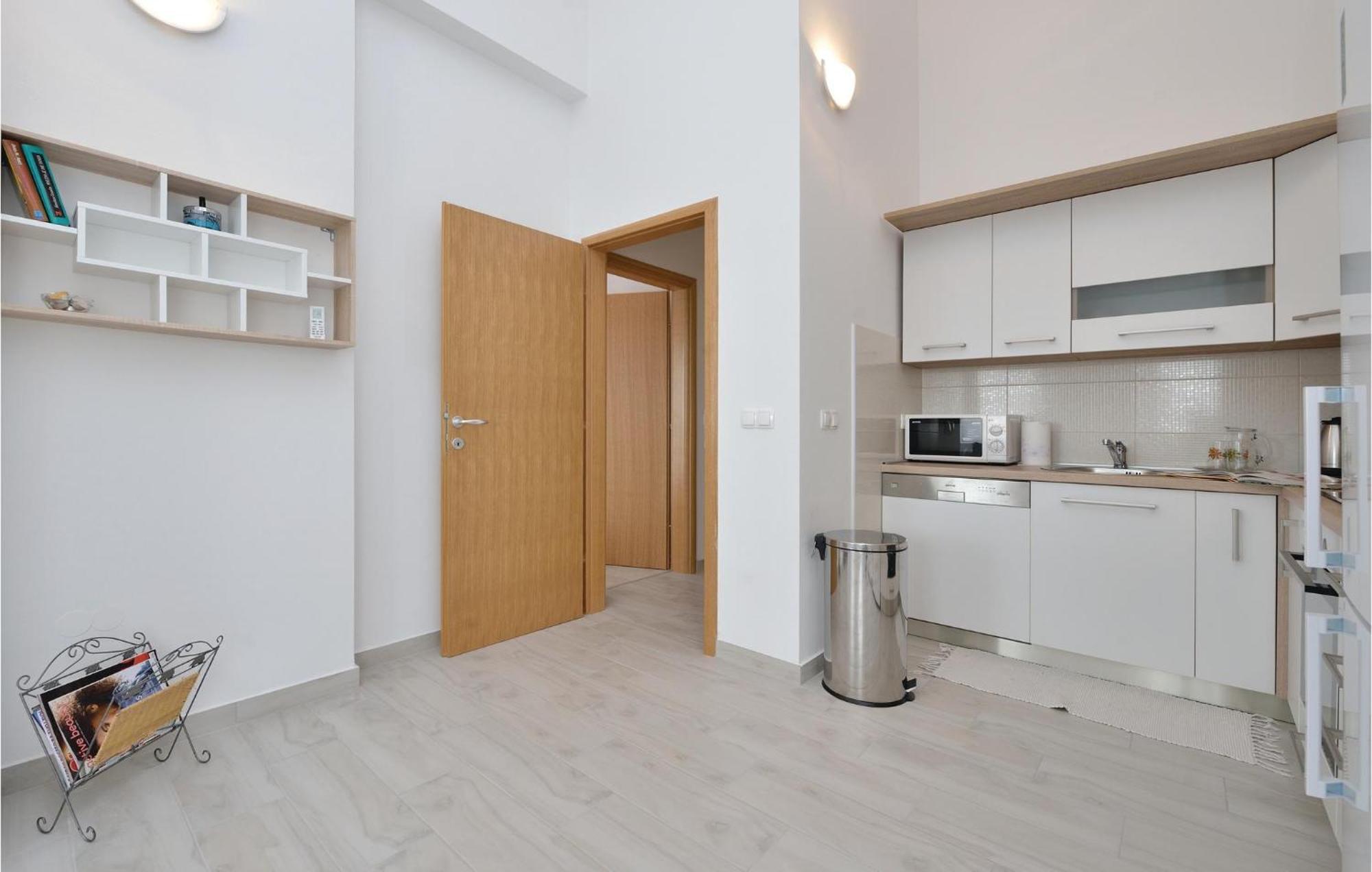 Nice Apartment In Vrsi-Mulo With Wifi 外观 照片